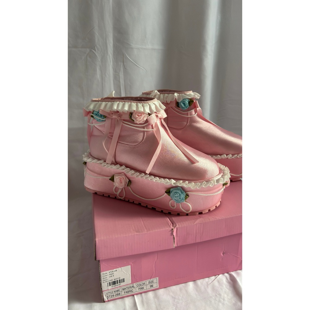$130 NWT Dolls Kill Sugar Thrillz Elsa Cake Bootie Pink Platform Boots Women's 9 - Picture 4 of 9